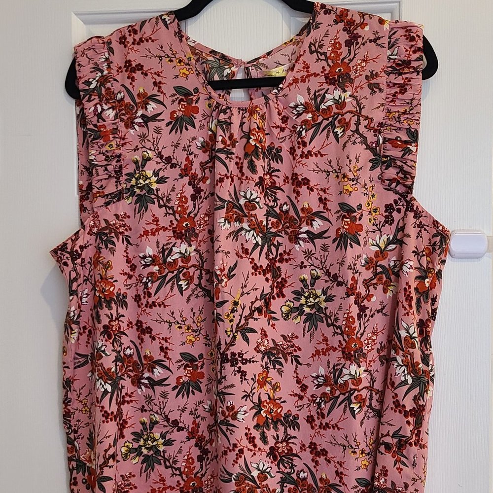 Floral tank with flutter sleeve edge